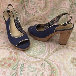 Tahari linen fabric platform shoes